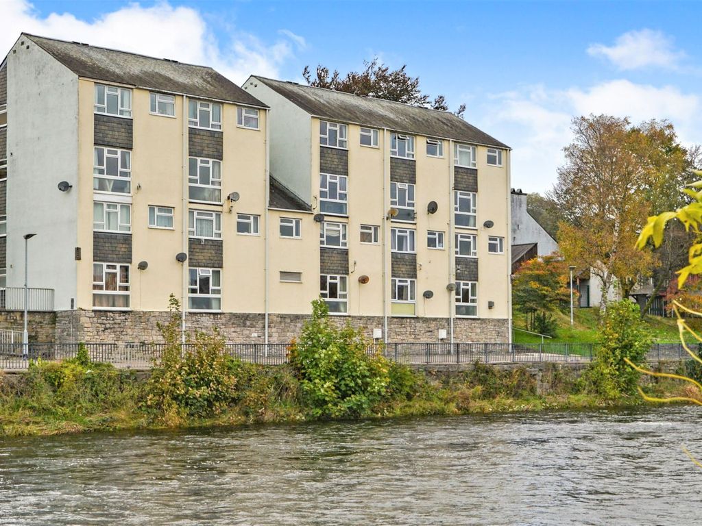 Waterside, Kendal LA9  