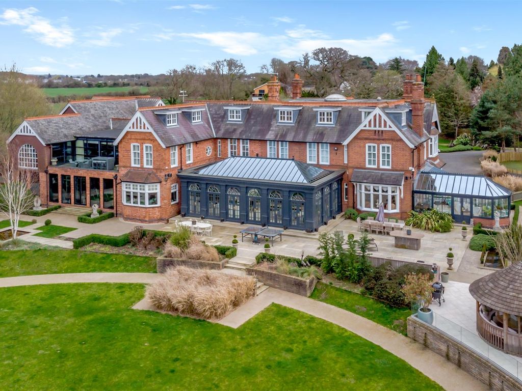 6 bed detached house for sale in Holmewood Drive, Kirby Muxloe