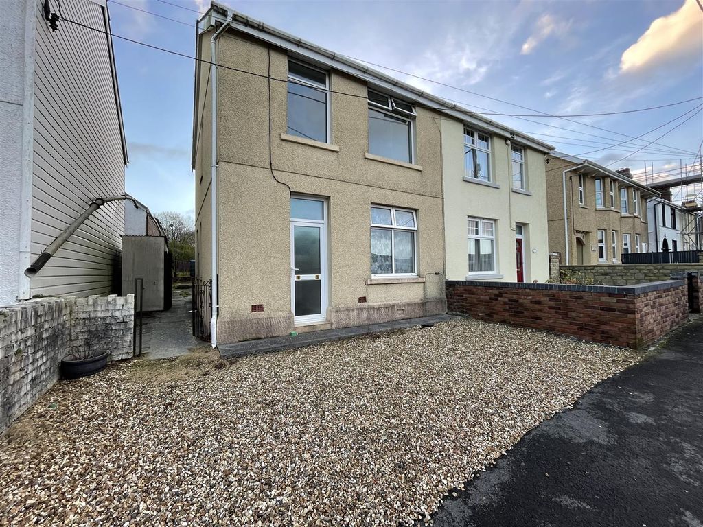 3 bed semidetached house for sale in Black Lion Road, Gorslas