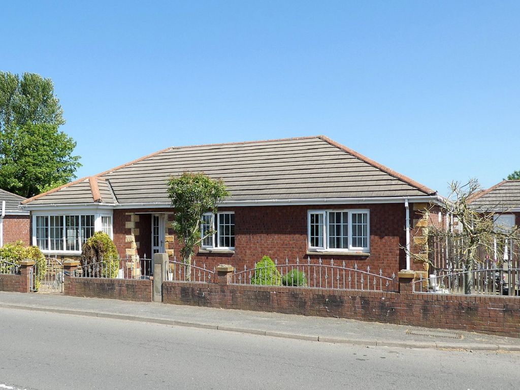 3 bed detached bungalow for sale in Annan Road, Eastriggs DG12, £