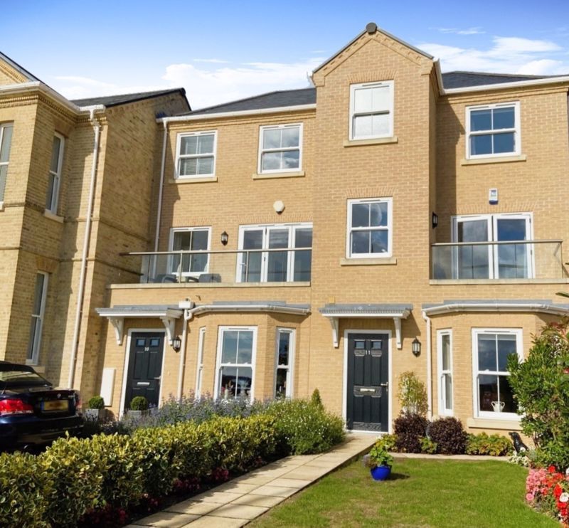 4 bed end terrace house for sale in Rectory Road, St, Mary, S, Lowestoft, Suffolk, With Seaviews