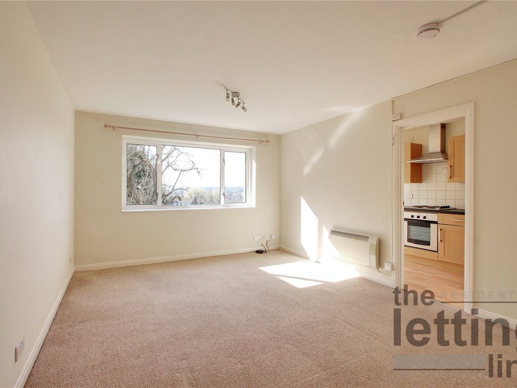 Studio to rent in Dunraven Drive, Enfield, Middlesex EN2 Zoopla