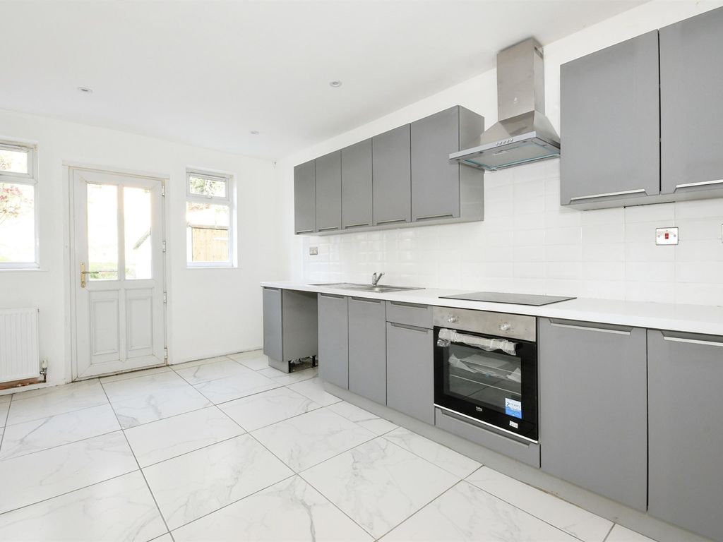 3 bed semidetached house for sale in Devon Drive, Brimington