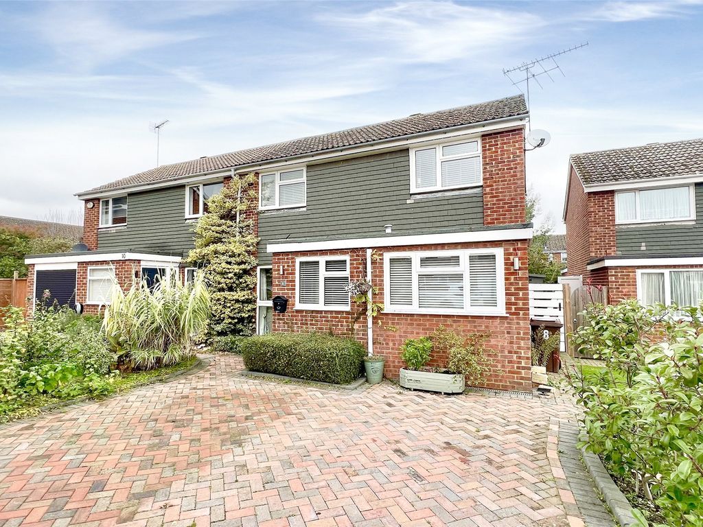 3 Bed Semi Detached House For Sale In Bowyer Crescent Wokingham