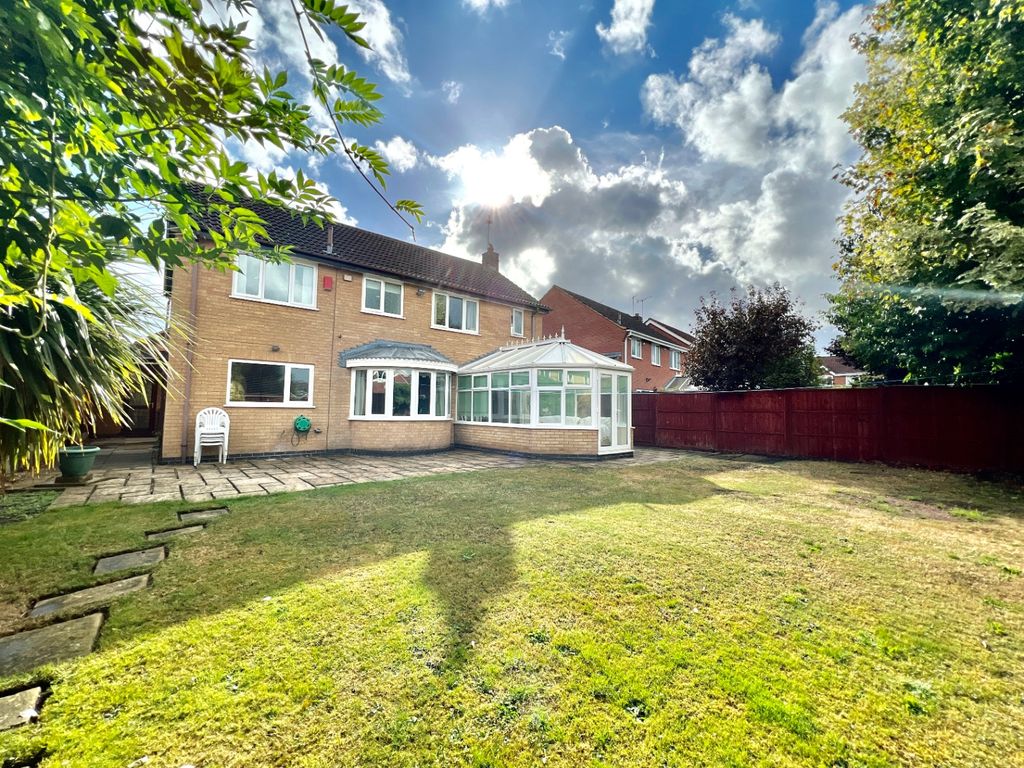 4 bed detached house for sale in Harvester Close, Leicester Forest East