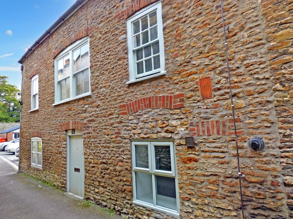 1 bed flat for sale in High Street, Wincanton BA9, £89,950 Zoopla