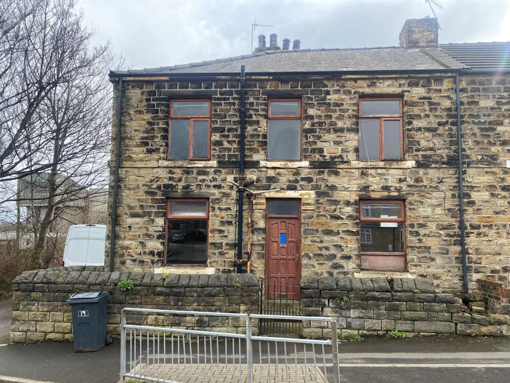 3 bed semidetached house for sale in Headfield Road, Savile Town