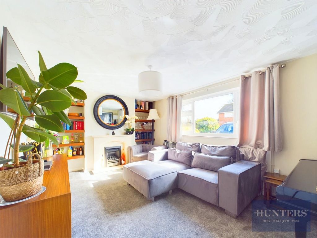 3 bed semidetached house for sale in Dunster Grove, Springbank