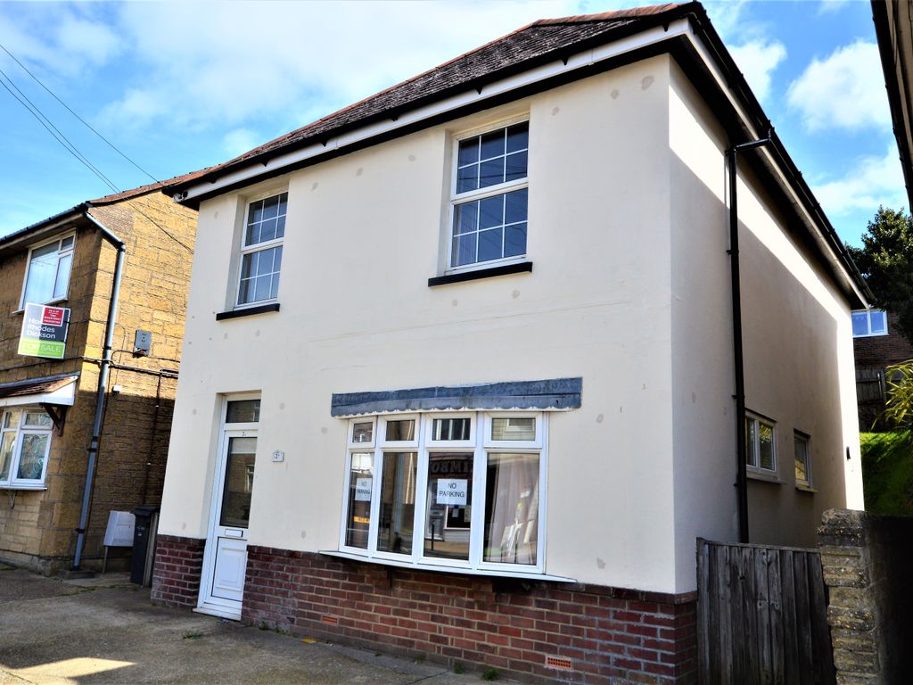 3 bed detached house to rent in Sandown Road, Sandown PO36 Zoopla