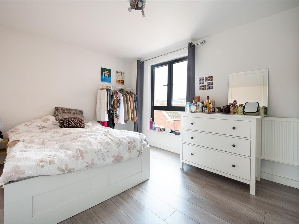 2 bed flat to rent in Nipper Alley, Kingston Upon Thames KT1 Zoopla