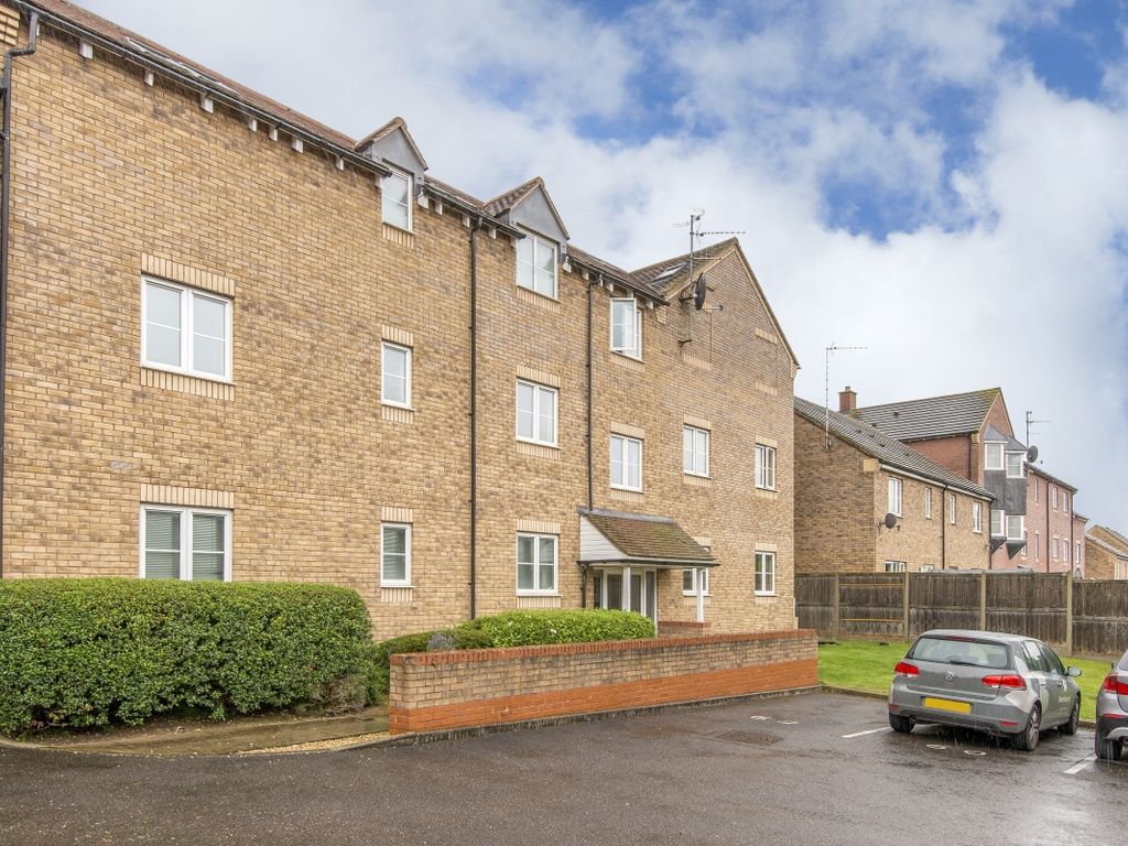 2 bed flat to rent in Rosemary Drive, Banbury OX16, £1,100 pcm Zoopla