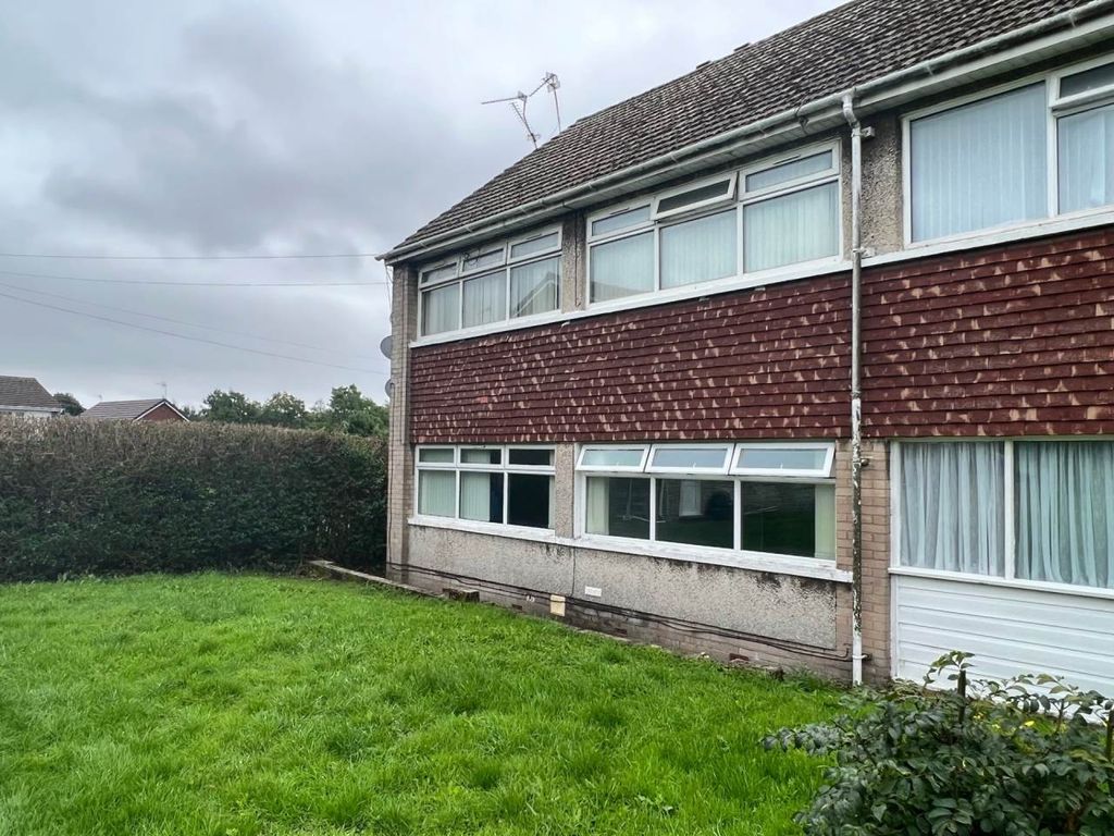 2 bed flat to rent in Maple Close, Barry, Vale Of CF62 Zoopla