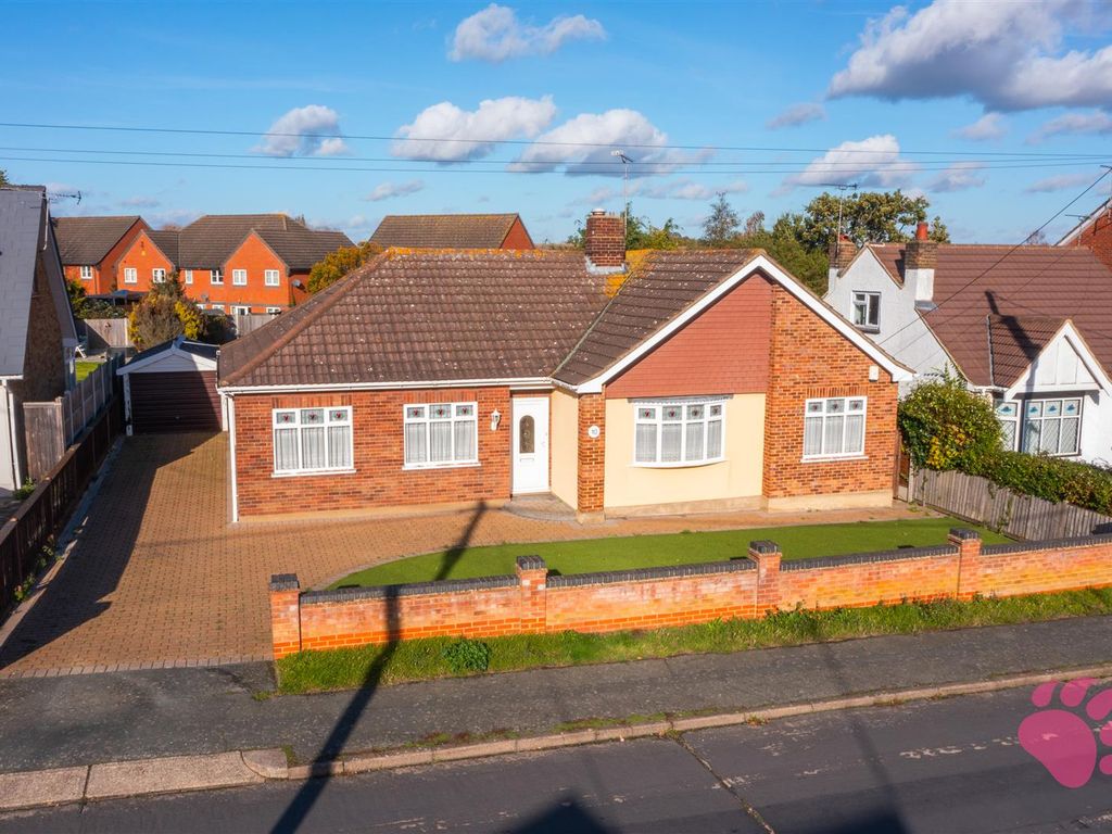 3 bed detached bungalow for sale in Tyler Avenue, Laindon SS15, £500,000 Zoopla