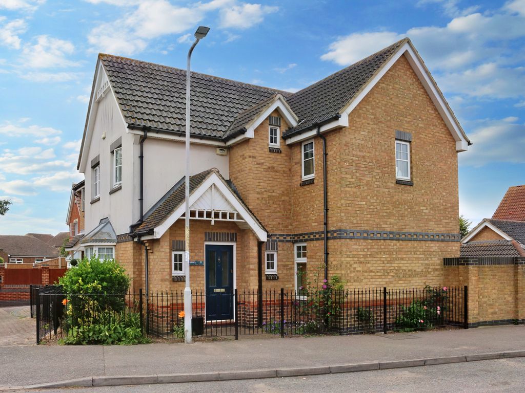 4 bed semidetached house for sale in Power Station Road, Sheerness