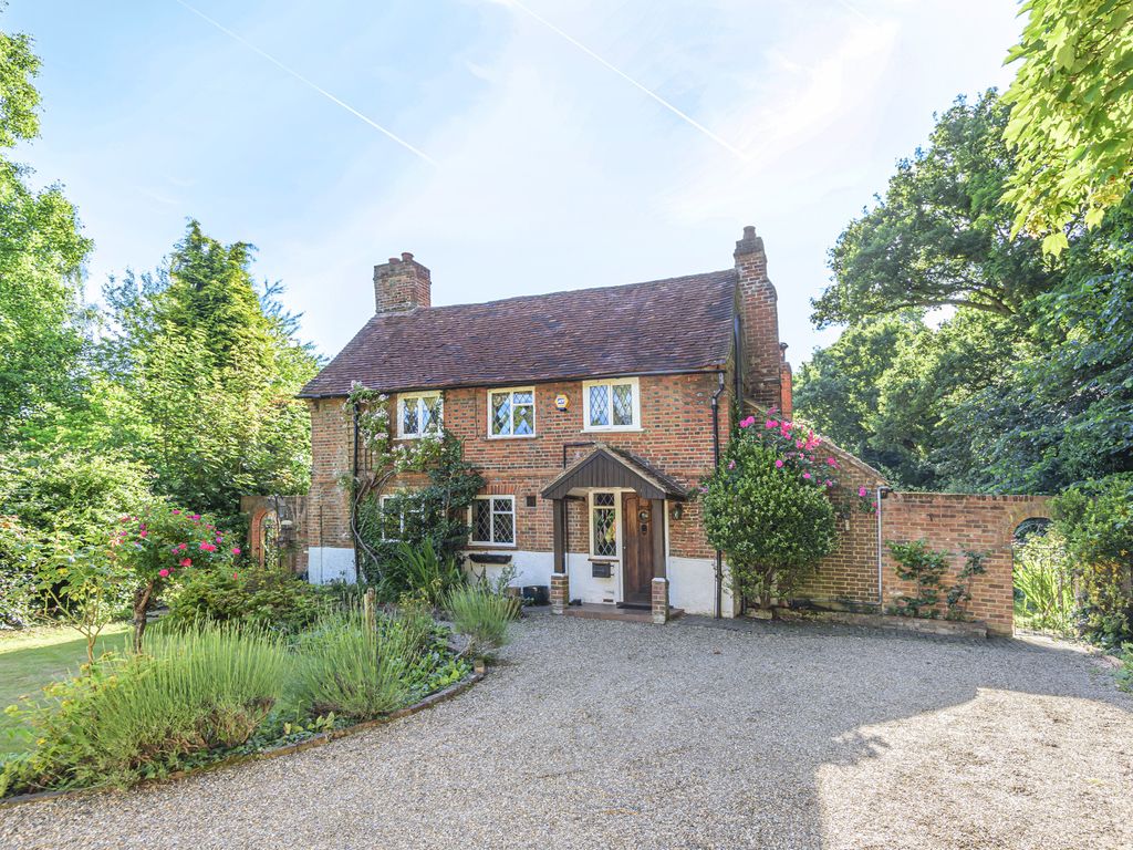 4 bed detached house for sale in Barrs Lane, Knaphill, Woking GU21 Zoopla