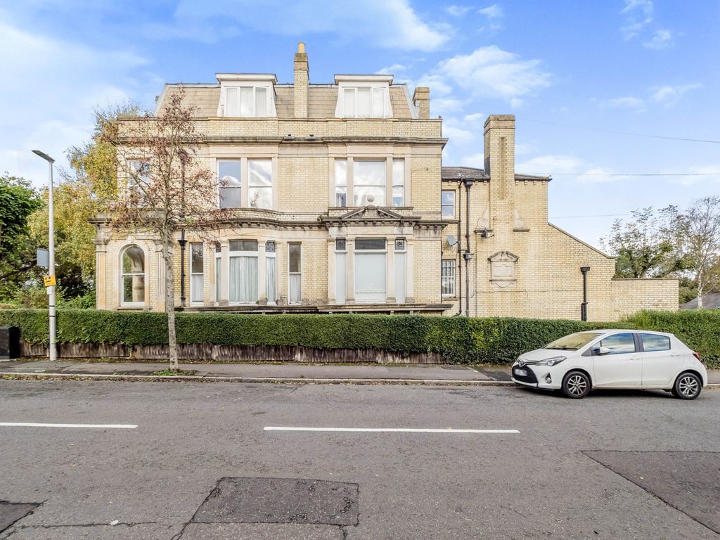 for sale in Broomhill Road, Woodford Green IG8 Zoopla