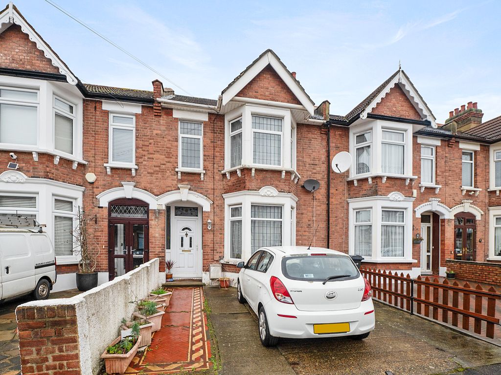 2 bed terraced house for sale in Montreal Road, Ilford IG1, £595,000