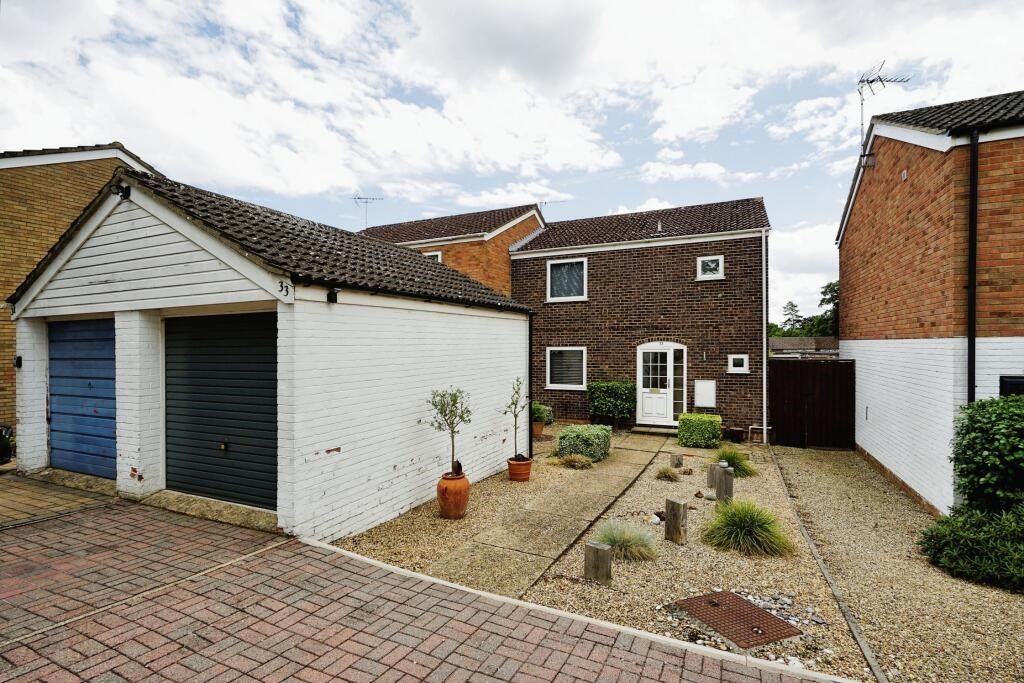 3 bed semidetached house for sale in Blacksmiths Way, Norwich NR6, £