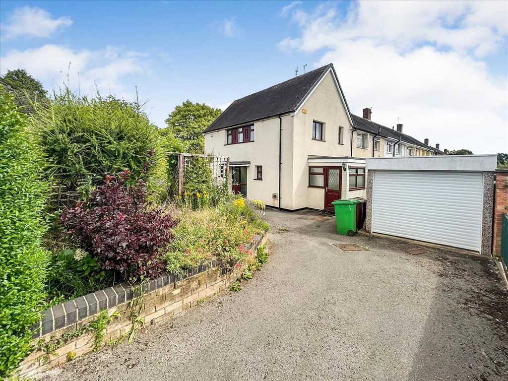 3 bed end terrace house for sale in Summerwood Lane, Clifton