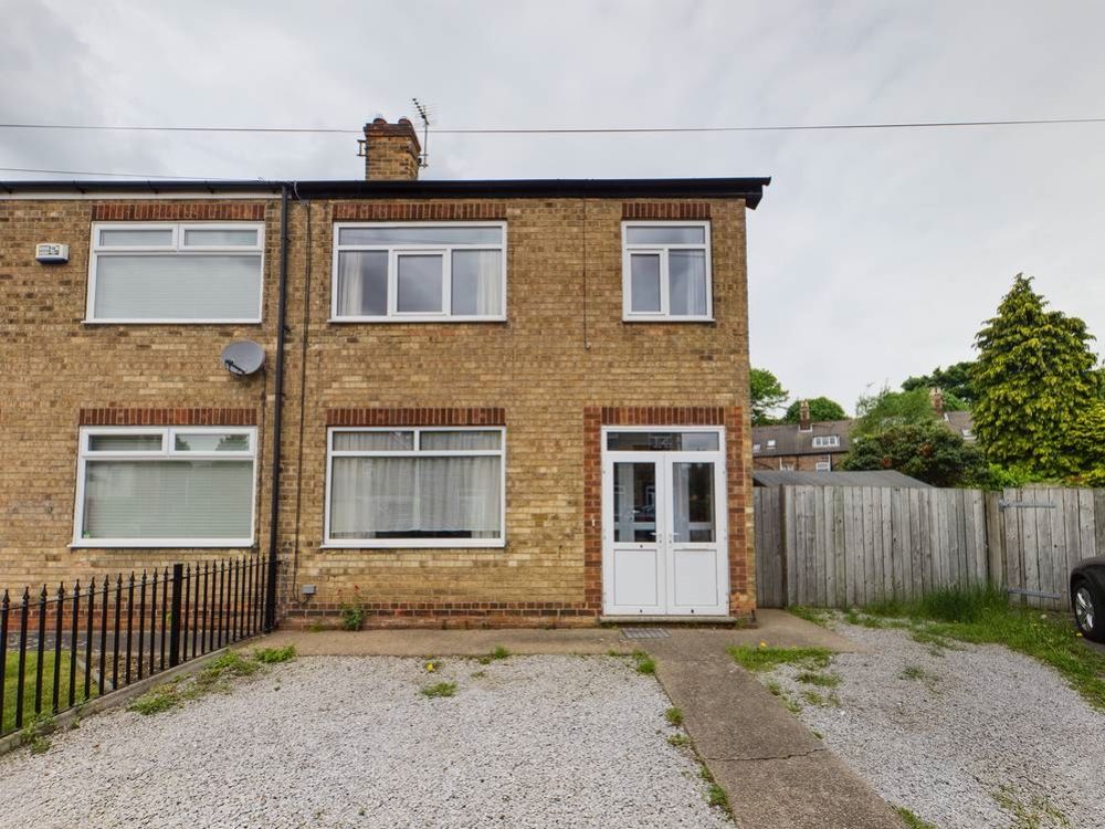 4 bed semidetached house for sale in 14 Parkside Close, Park Avenue