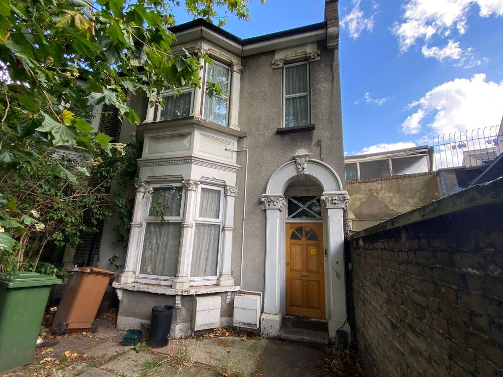 3 bed flat for sale in 1B Cann Hall Road, Leytonstone, London E11, £