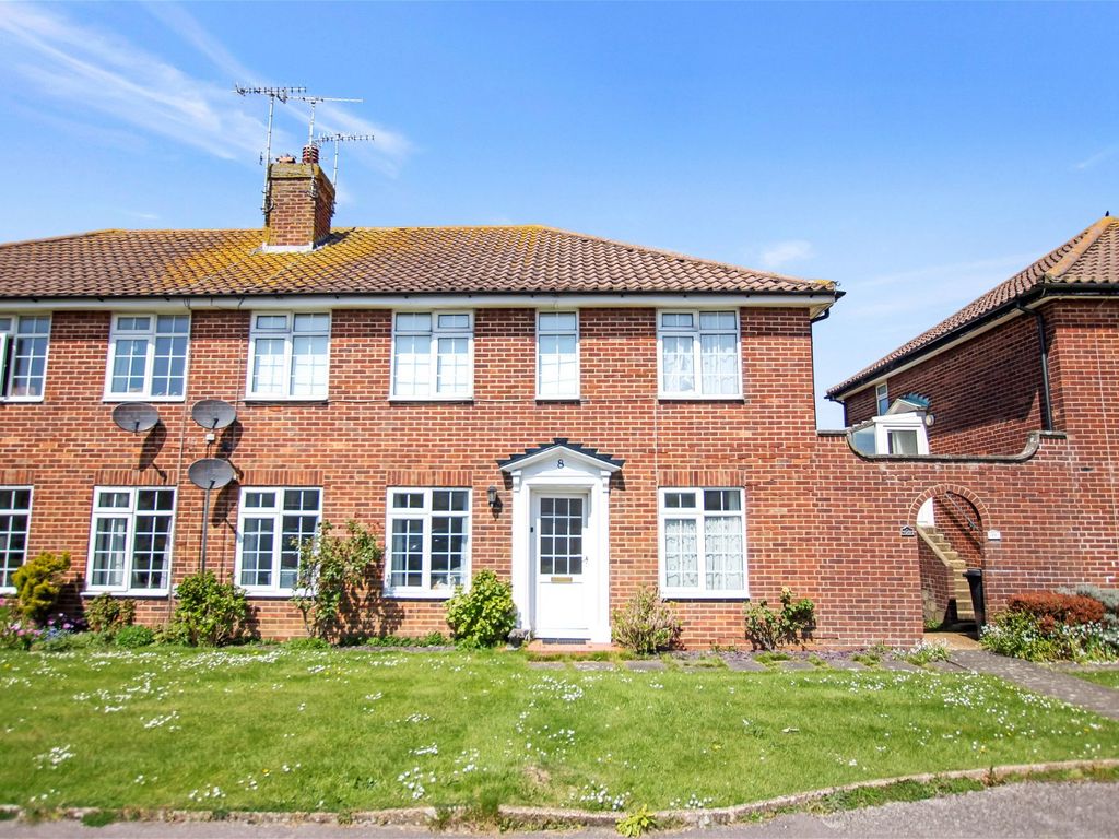 2 bed flat for sale in Gaisford Close, Tarring, Worthing BN14, £299,950