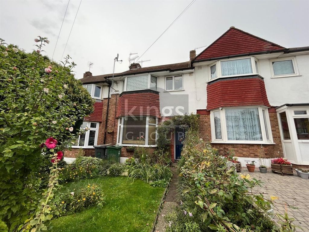 3 bed terraced house for sale in Drysdale Avenue, London E4, £475,000 Zoopla