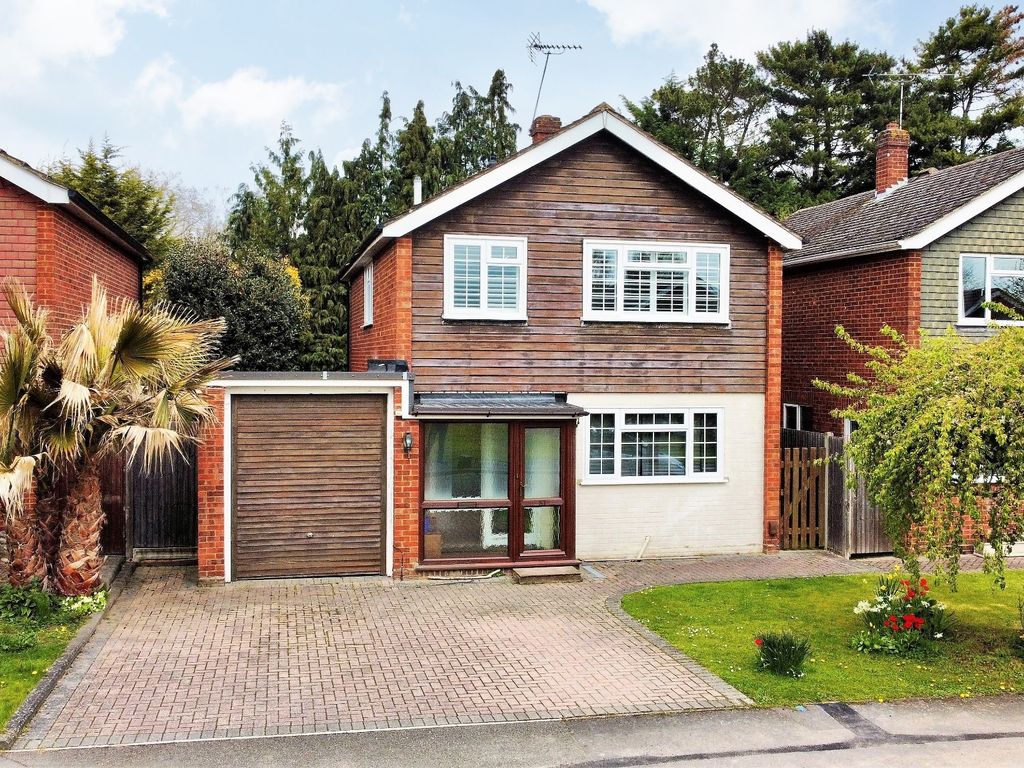 3 bed detached house for sale in Derwent Drive, Maidenhead SL6 Zoopla