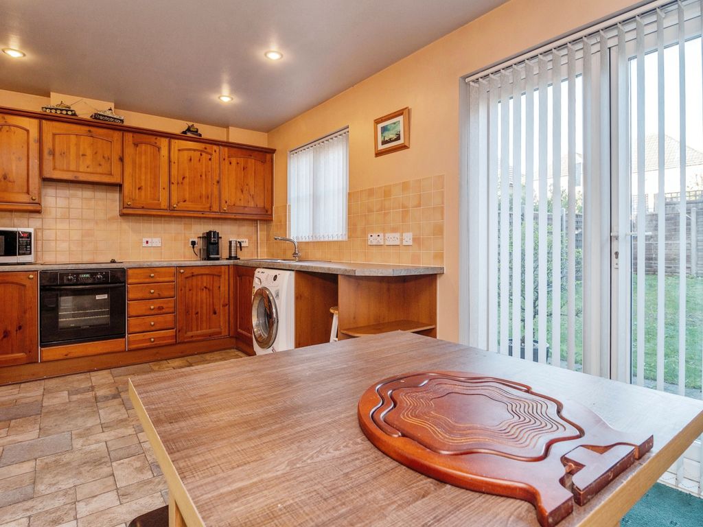 3 bed end terrace house for sale in Chester Close, Chafford Hundred