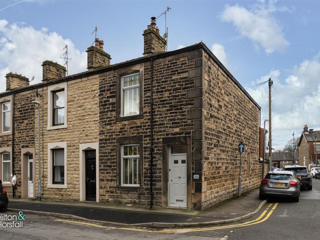 2 bed end terrace house for sale in Queen Street, Whalley, Clitheroe