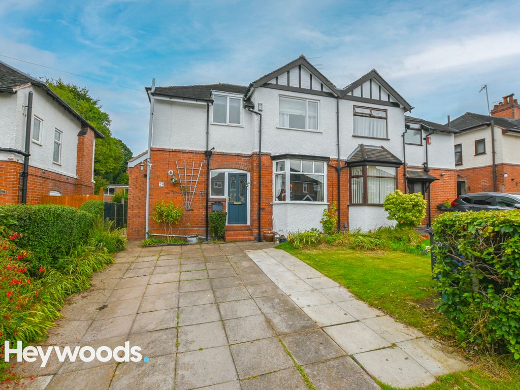 3 bed semidetached house for sale in Myott Avenue, Westlands