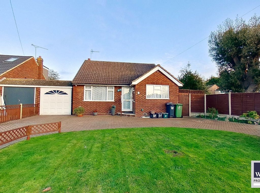 2 bed bungalow for sale in Gaywood Avenue, Cheshunt, Waltham Cross EN8 Zoopla