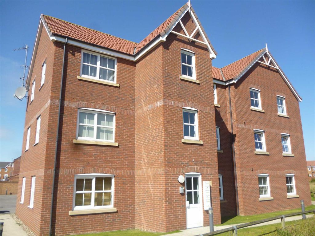 2 bed flat for sale in Lancaster Way, Brough HU15, £110,000 Zoopla