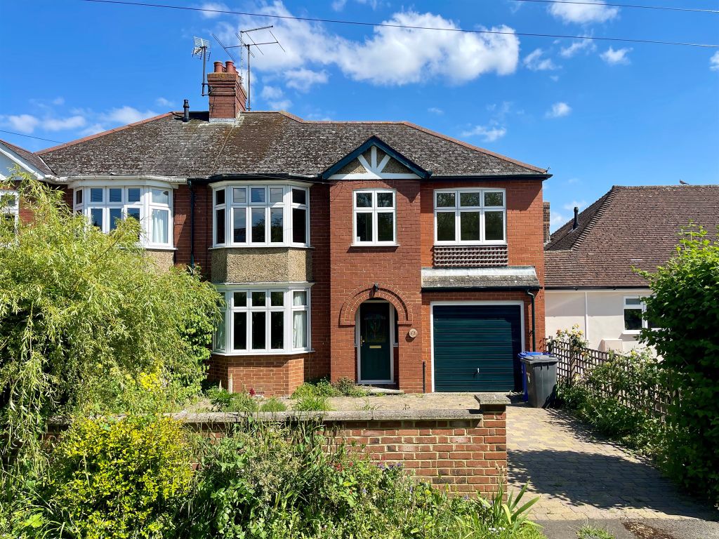 4 bed semidetached house for sale in Deanshanger Road, Old Stratford