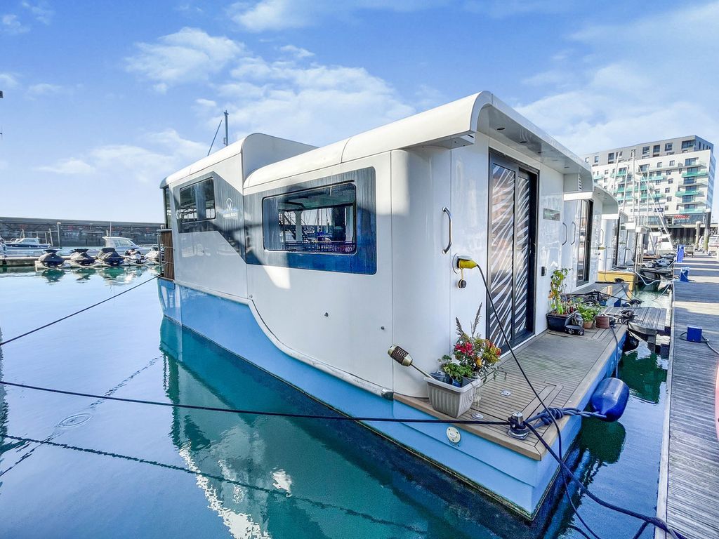 2 bed flat for sale in Brighton Marina Village, Brighton BN2 - Zoopla