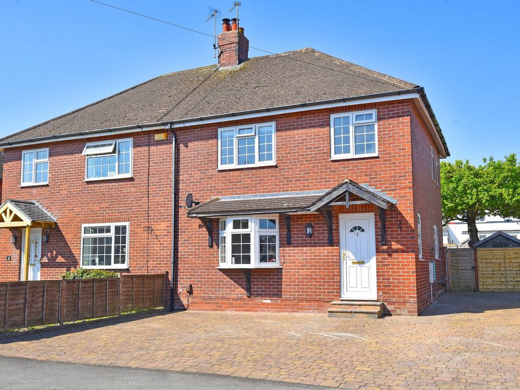 3 bed semidetached house for sale in Harlow Park Drive, Harrogate HG2