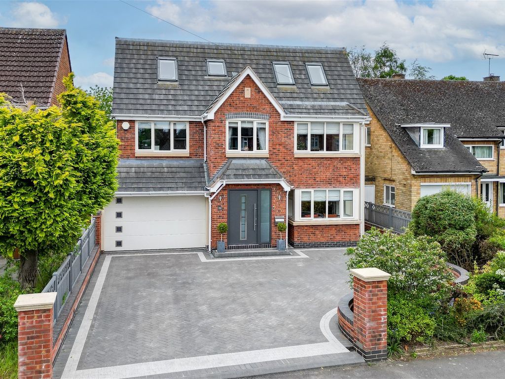 5 bed detached house for sale in Ferndown Road, Solihull B91, £925,000