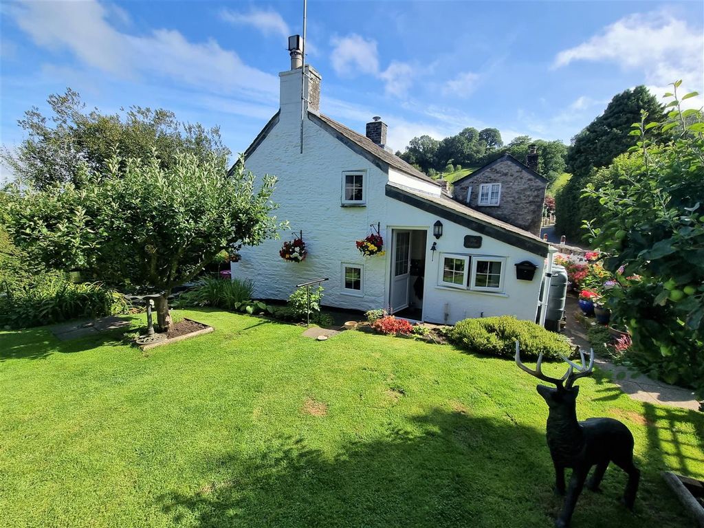 2 bed cottage for sale in Middlewood, North Hill, Launceston PL15, £
