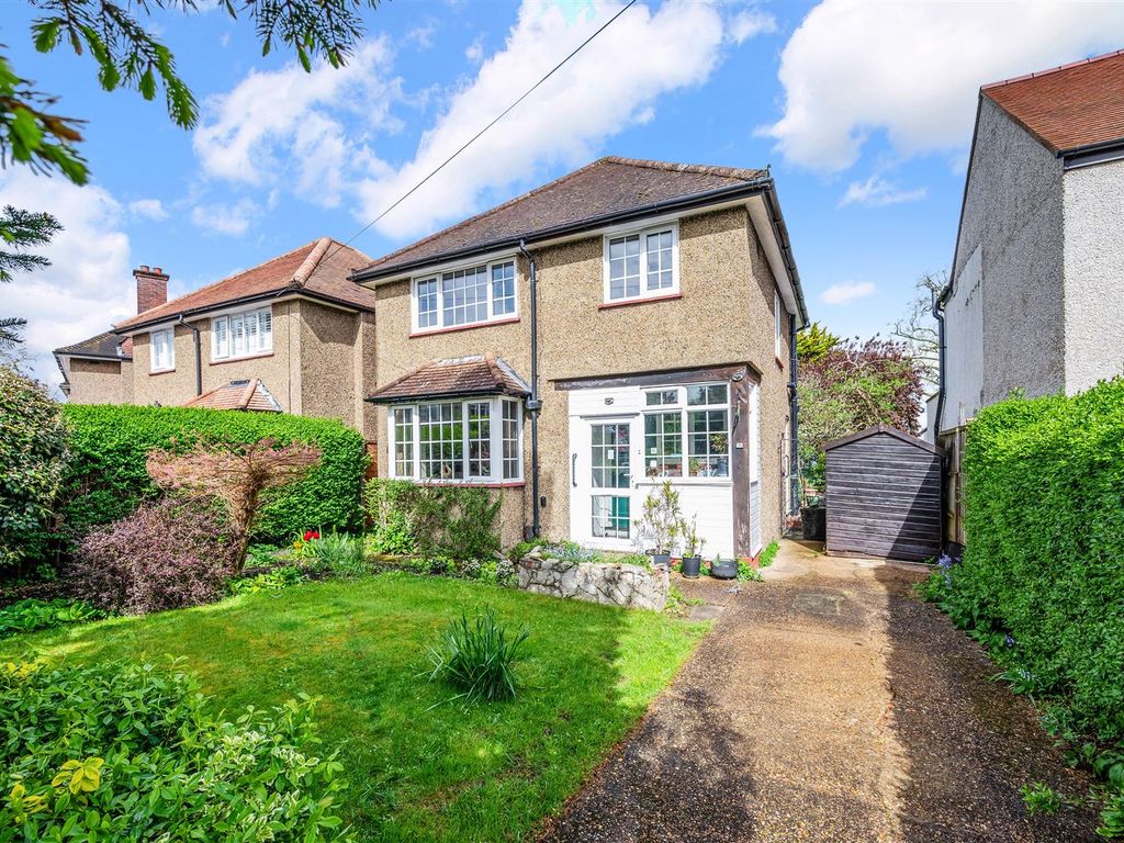 3 bed detached house for sale in Manor Green Road, Epsom KT19, £625,000