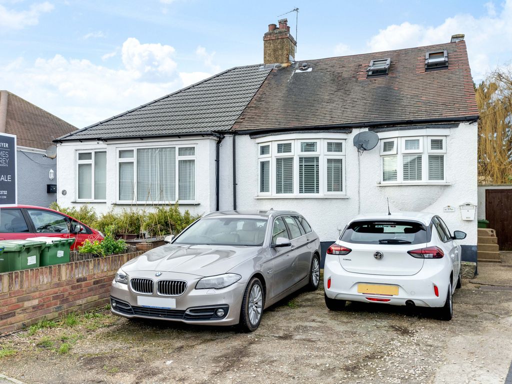 3 bed semidetached bungalow for sale in Sydney Road, Abbey Wood SE2, £