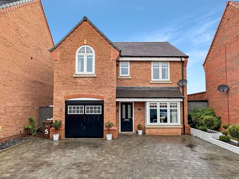 4 bed detached house for sale in Drift Court, Pontefract WF8, £425,000