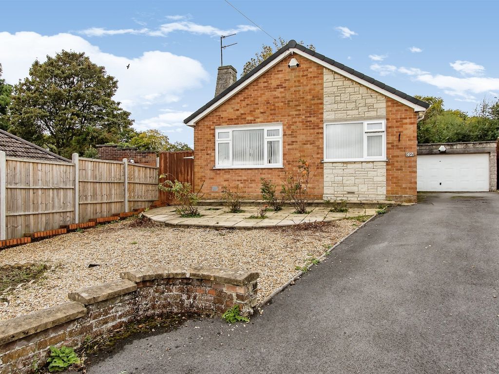 3 bed detached bungalow for sale in Woodstock Road, Yeovil BA21, £