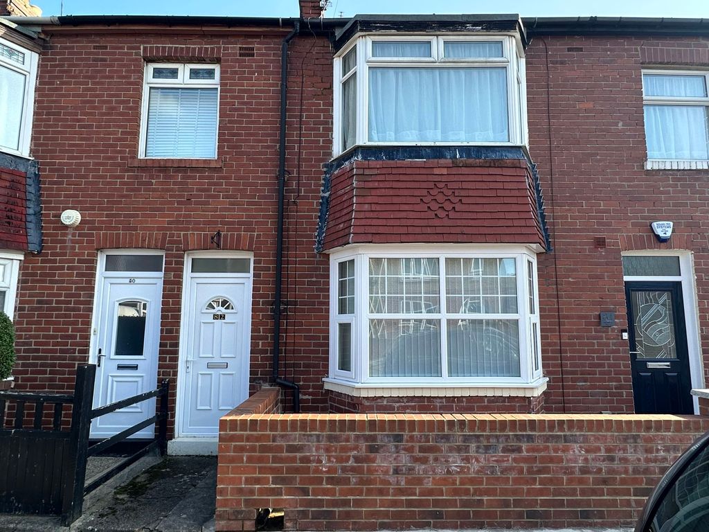 2 bed flat for sale in Frobisher Street, Hebburn NE31, £45,000 Zoopla