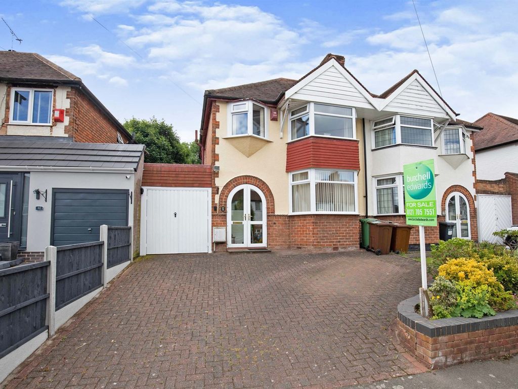 3 bed semidetached house for sale in Greyfort Crescent, Solihull B92