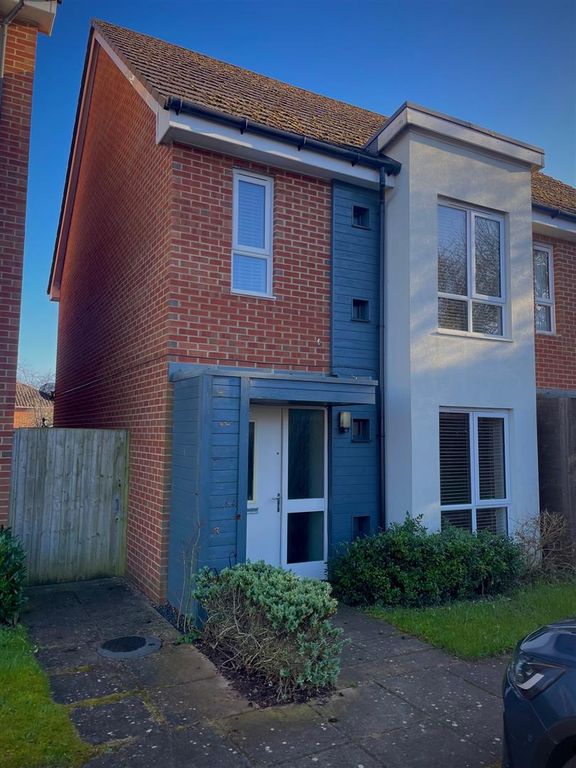 2 bed semidetached house for sale in Oldfield Road, Bromsgrove B61, £