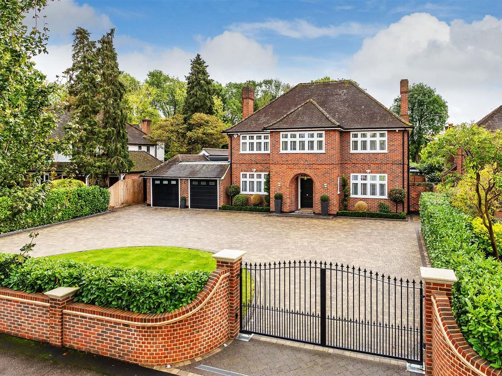 5 bed detached house for sale in Warren Avenue, South Cheam SM2, £