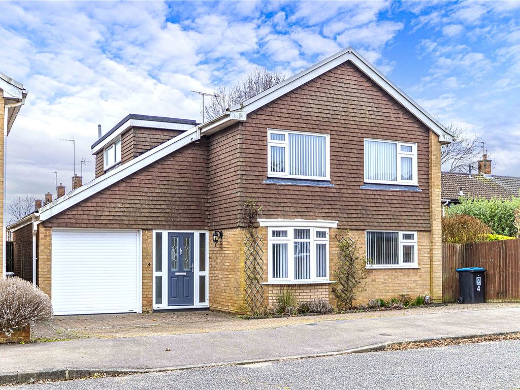 4 bed detached house for sale in Acrewood, Adeyfield, Hemel Hempstead