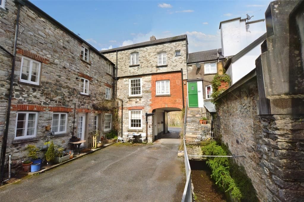 1 bed end terrace house for sale in Chapel Street, Buckfastleigh, Devon