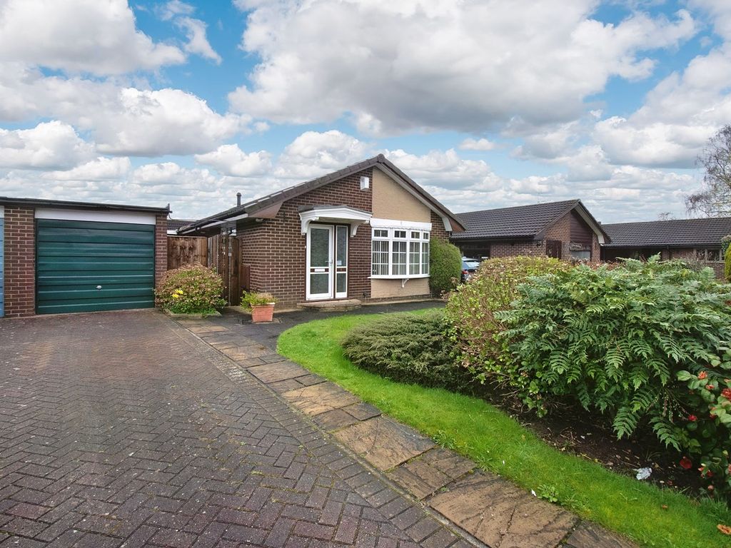 3 bed detached bungalow for sale in Montcliffe Close, Birchwood