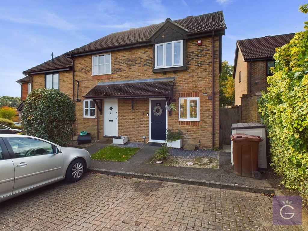 2 bed end terrace house to rent in Coleridge Close, Twyford RG10, £1,450 pcm Zoopla